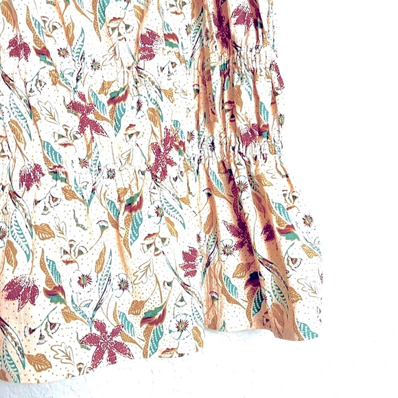 🌟HP🌟Universal Thread Floral Ruffle Tank - Picture 7 of 10